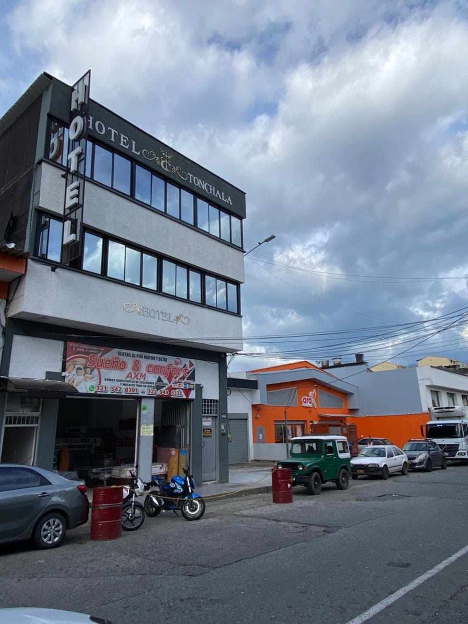 Property building, Neighbourhood, Street view, Location