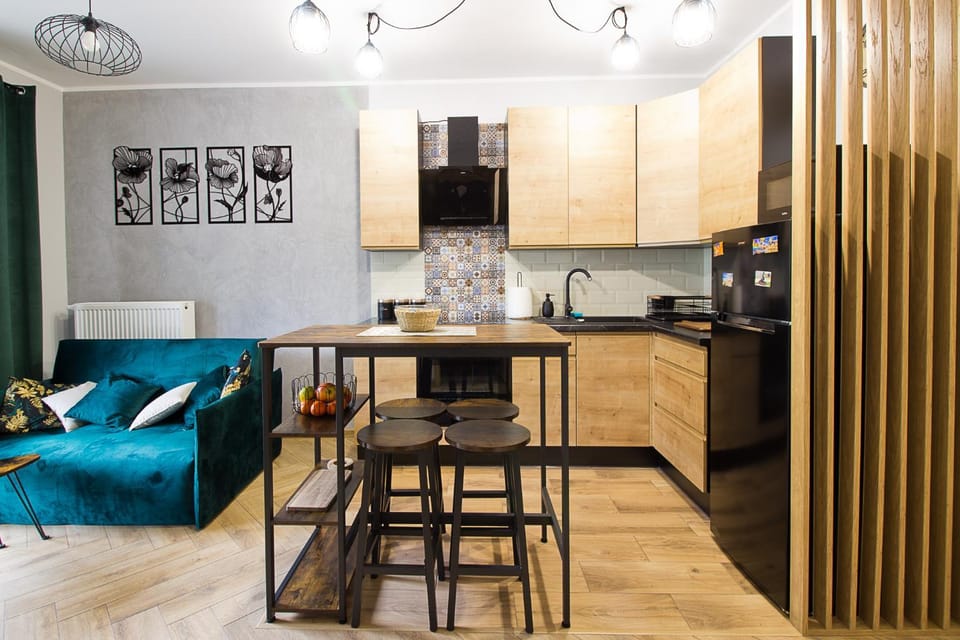 Kitchen or kitchenette, Living room, Seating area, Dining area