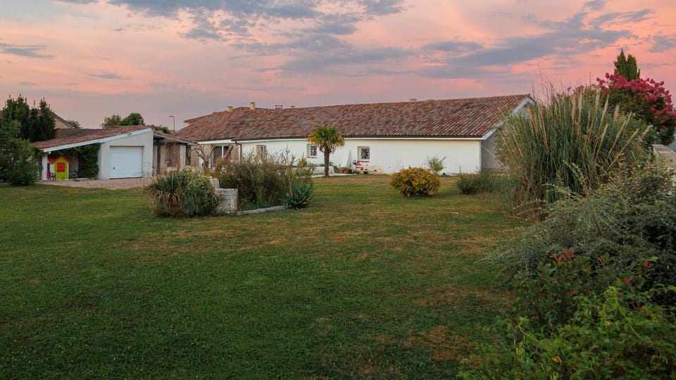Property building, Garden view