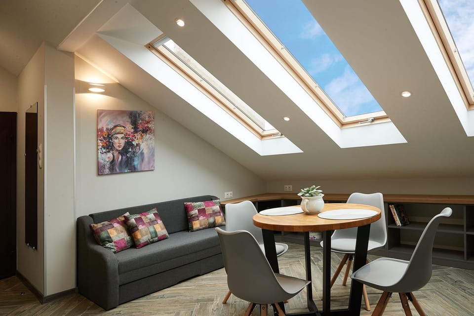 Property building, Restaurant/places to eat, Living room, Seating area