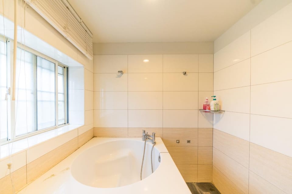 Shower, Bath