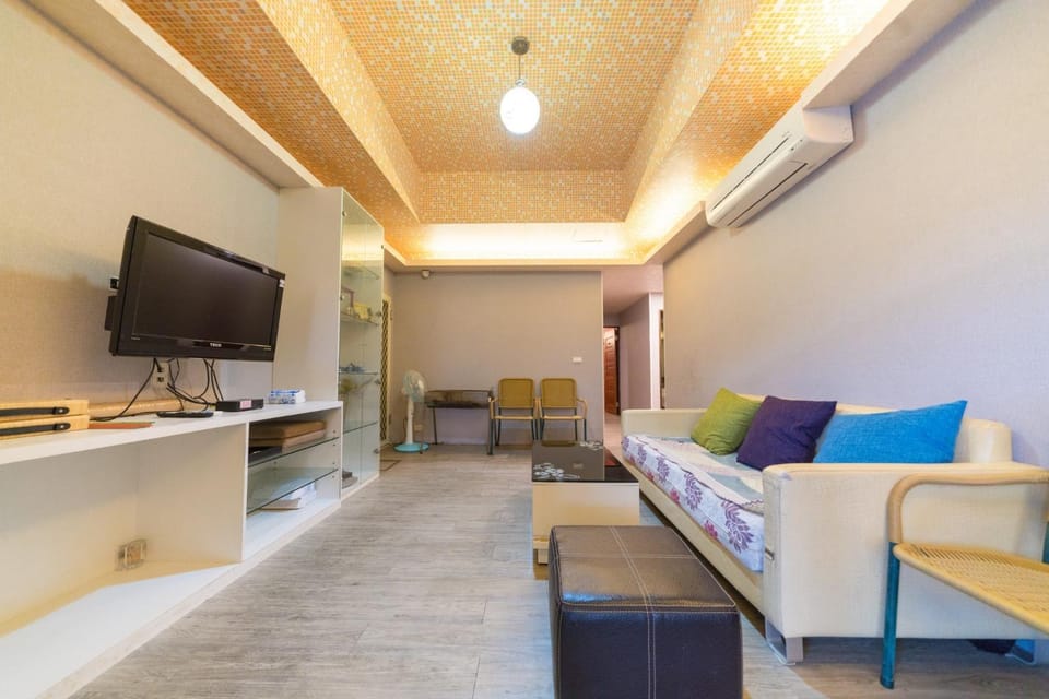 Communal lounge/ TV room, TV and multimedia, Living room, Evening entertainment