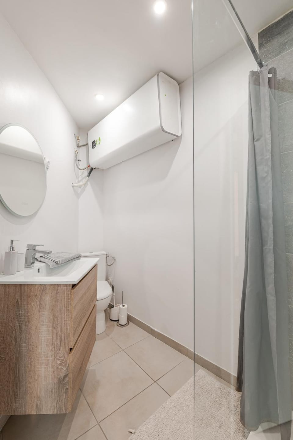 Grand Studio Cannes - 5min Plages & Gare & Palais des Festivals - Climatisation Apartment in Cannes