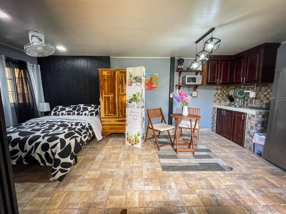Bed, Kitchen or kitchenette, Photo of the whole room, Bedroom, wardrobe