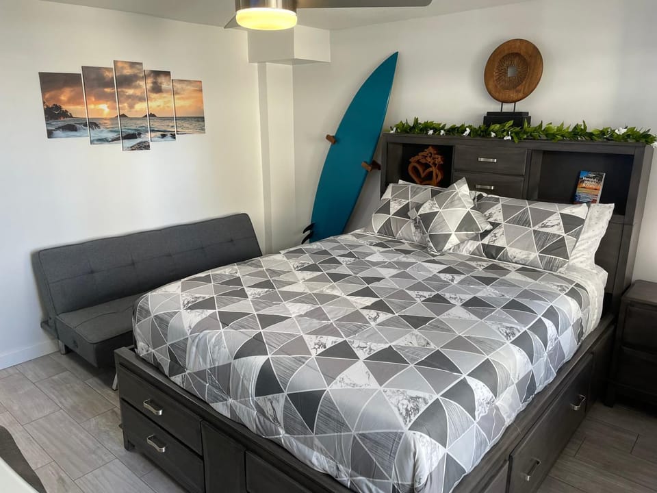 Bed, Photo of the whole room, Bedroom