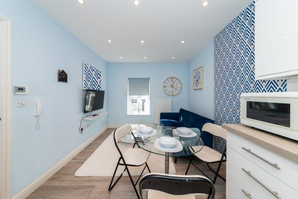 TV and multimedia, Kitchen or kitchenette, Living room, Seating area, Dining area, minibar, pet friendly