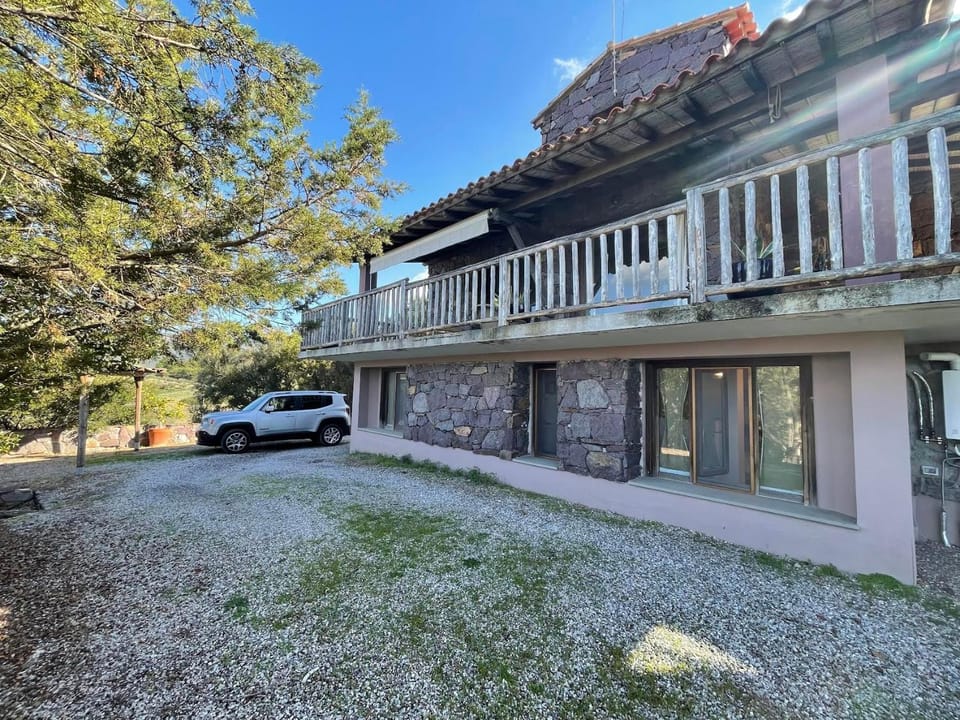 Al mare nella natura selvaggia House in Sardinia