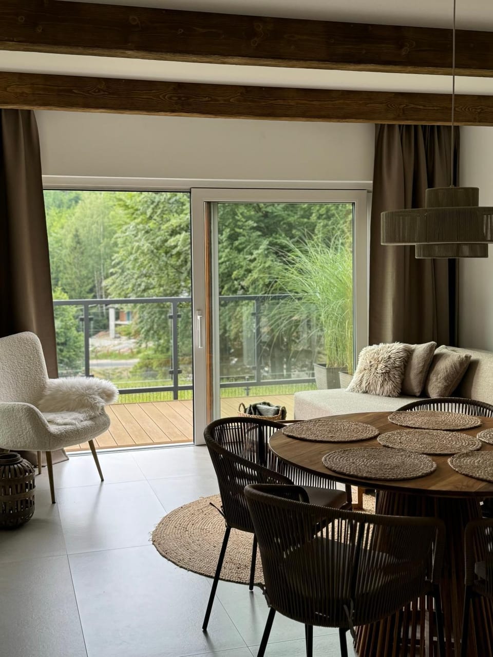 Living room, Seating area, Dining area