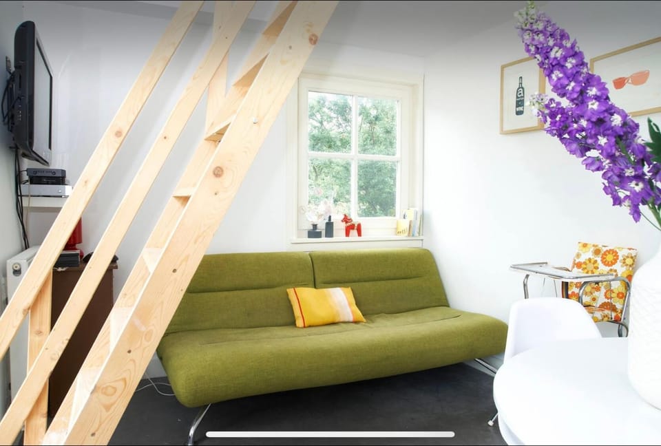 Tiny house Watergang Chalet in North Holland (province)