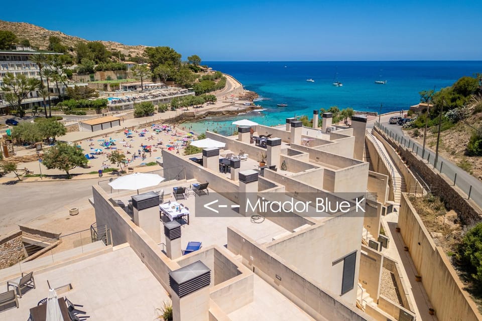 Facade/entrance, Beach, Mountain view, Sea view