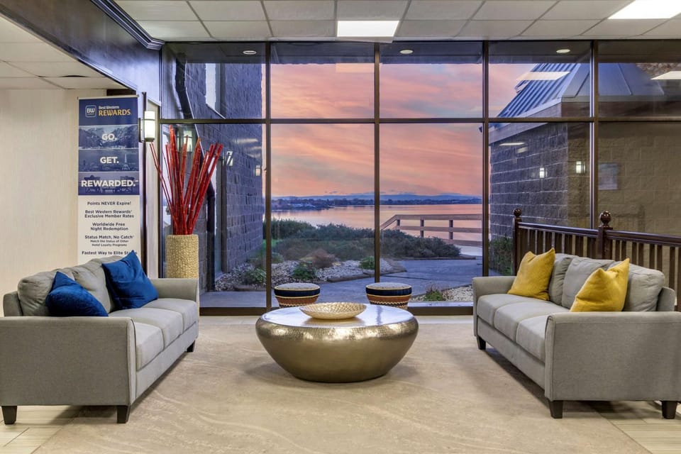 Lobby or reception, On site