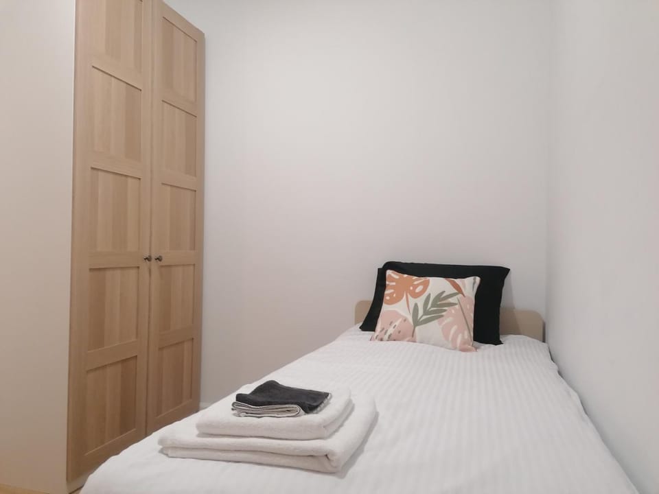 Bedroom, wardrobe