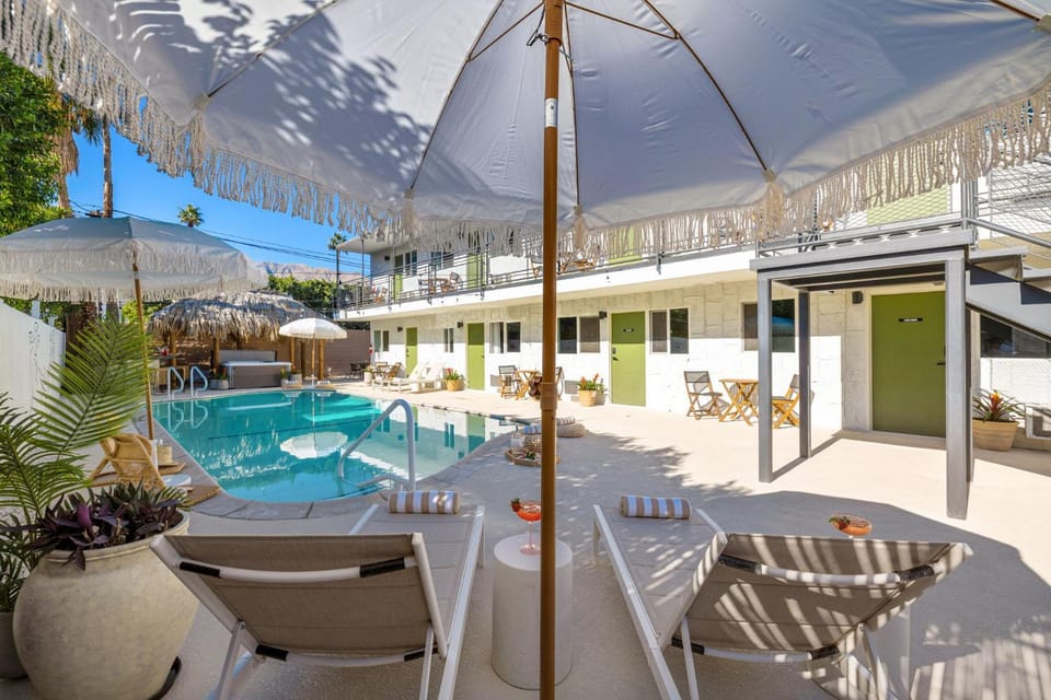 Property building, Patio, Day, Natural landscape, Mountain view, Pool view, Swimming pool, sunbed