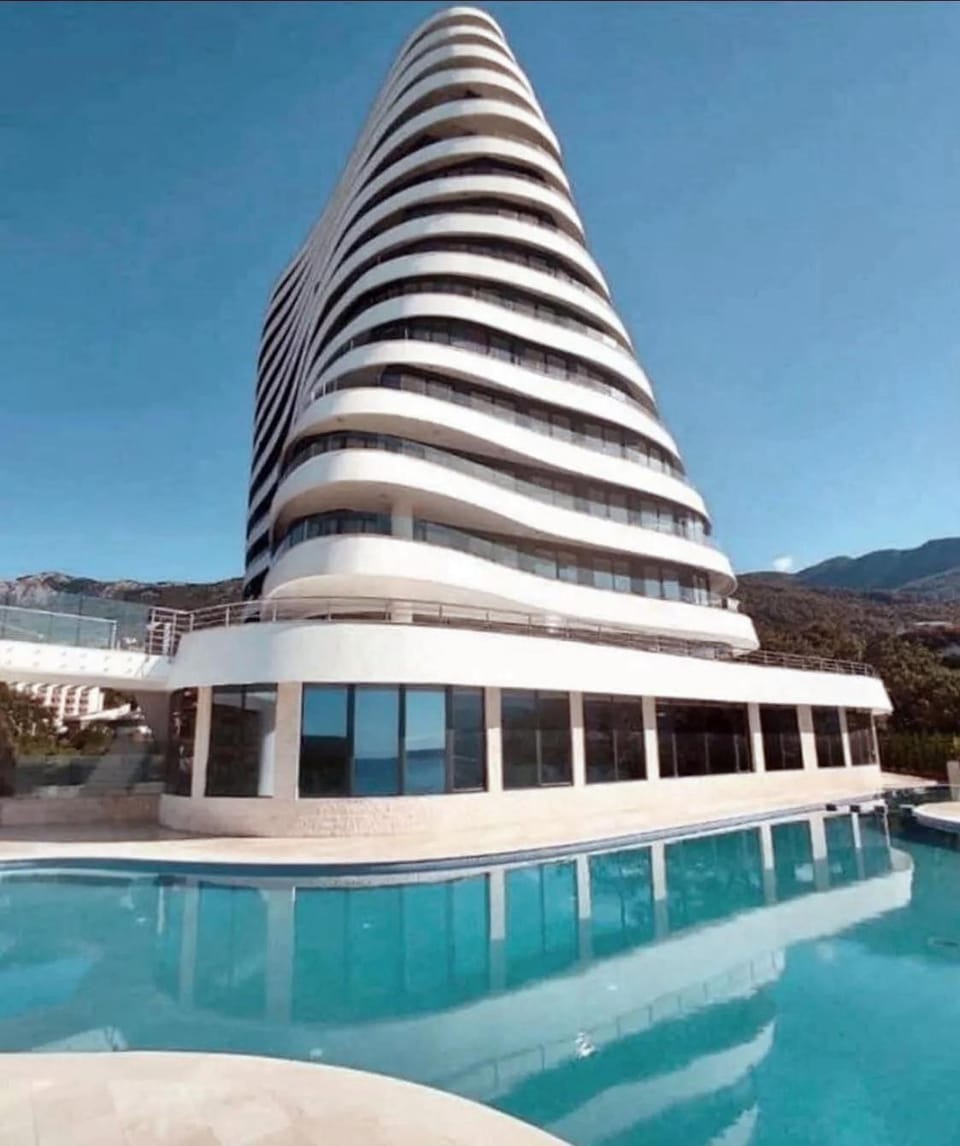 Property building, Swimming pool, Swimming pool