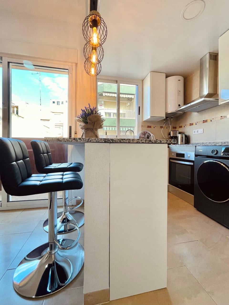 Kitchen or kitchenette, Dining area, pet friendly, washing machine