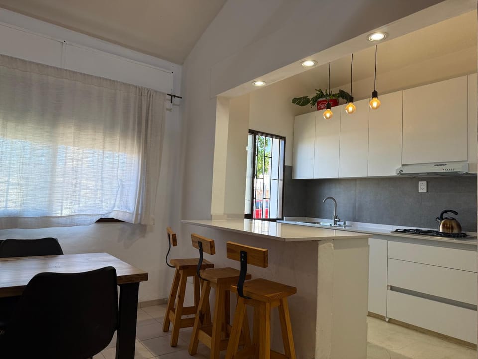 Kitchen or kitchenette, Dining area, stove