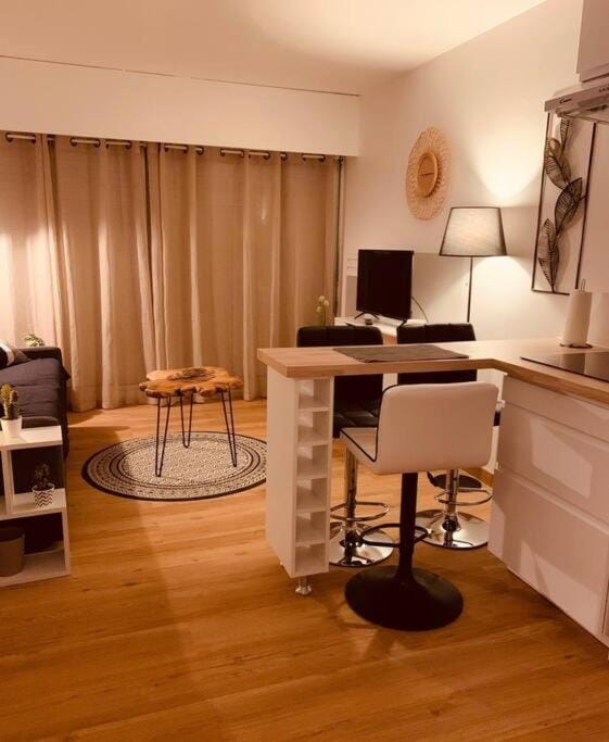 Studio Nala home Andernos avec terrasse, parking privatif, piscine dans résidence , wifi, ménage compris Apartment in Andernos-les-Bains