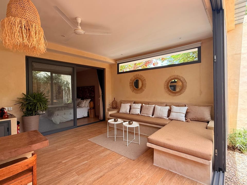 Villa YEMAYA - Suite bungalow indépendant Bed and Breakfast in Thiès Region, Senegal
