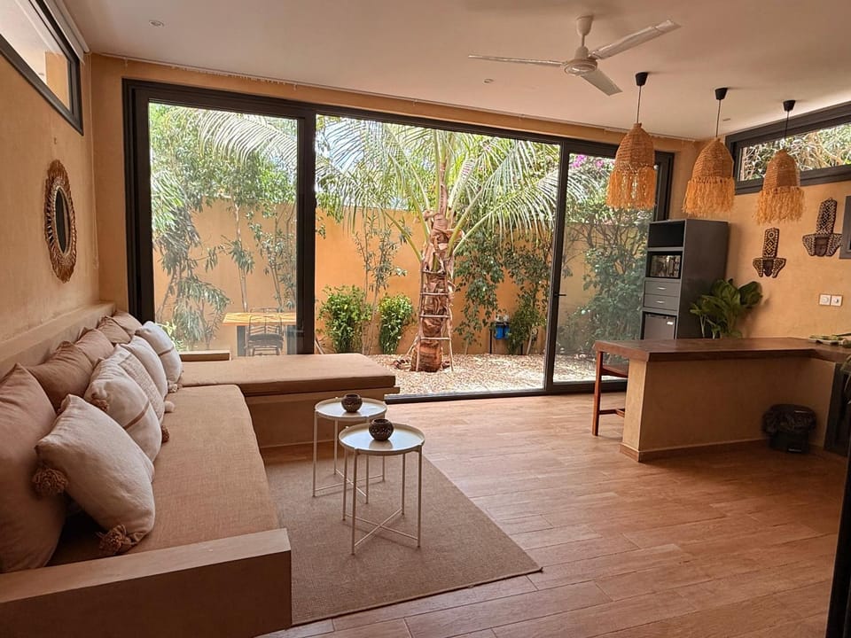 Villa YEMAYA - Suite bungalow indépendant Bed and Breakfast in Thiès Region, Senegal