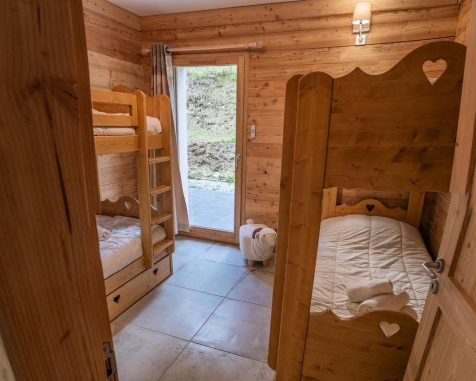 Résidence Pramouton - Charmant logement au cœur d’un chalet de montagne MAE-3601 Chalet in Provence-Alpes-Côte d'Azur