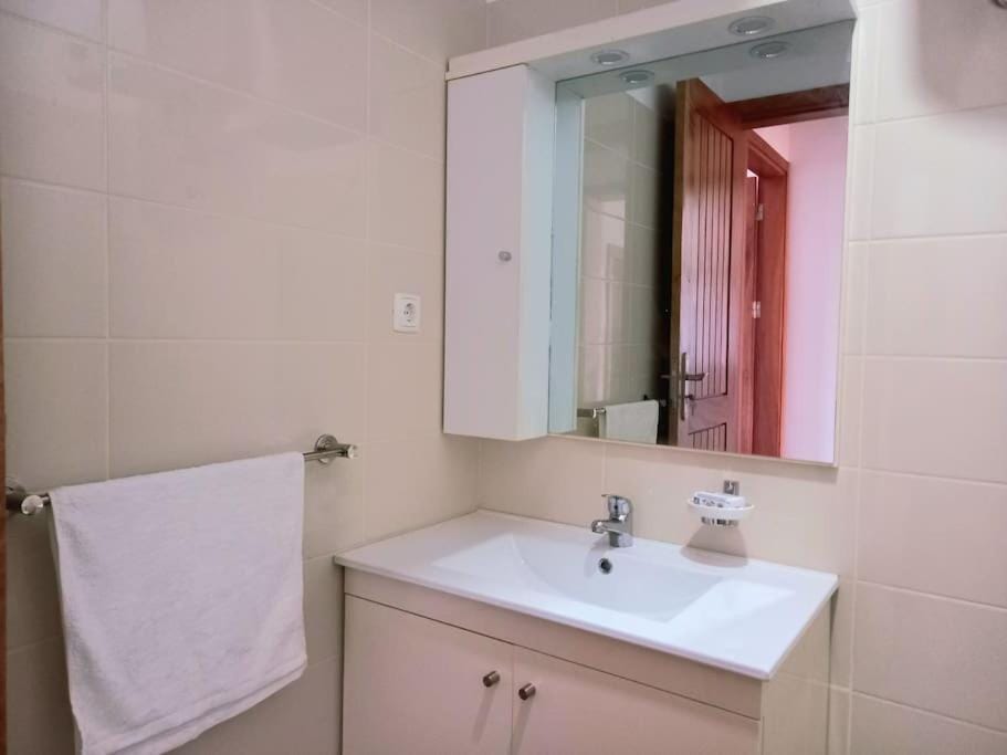 Bathroom, towels
