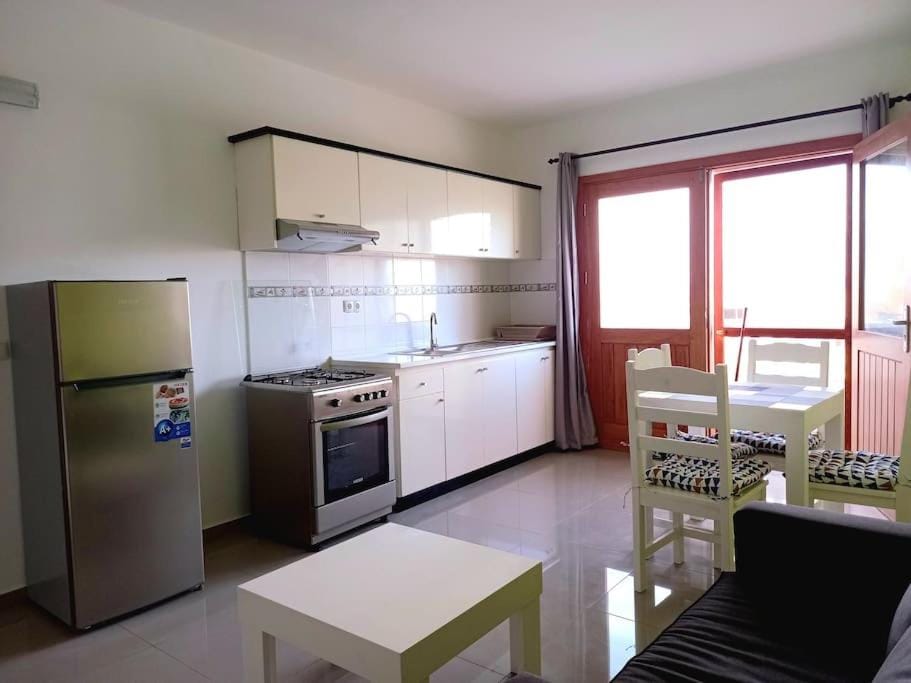 Kitchen or kitchenette, Living room, Seating area, Dining area, dishwasher, pet friendly, stove