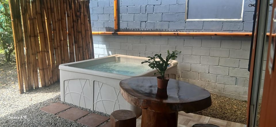 Cabaña que Tuanis Apartment in Alajuela Province