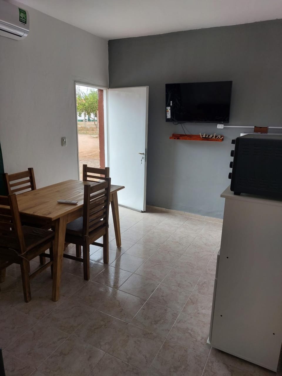 Communal lounge/ TV room, TV and multimedia, Living room, Dining area