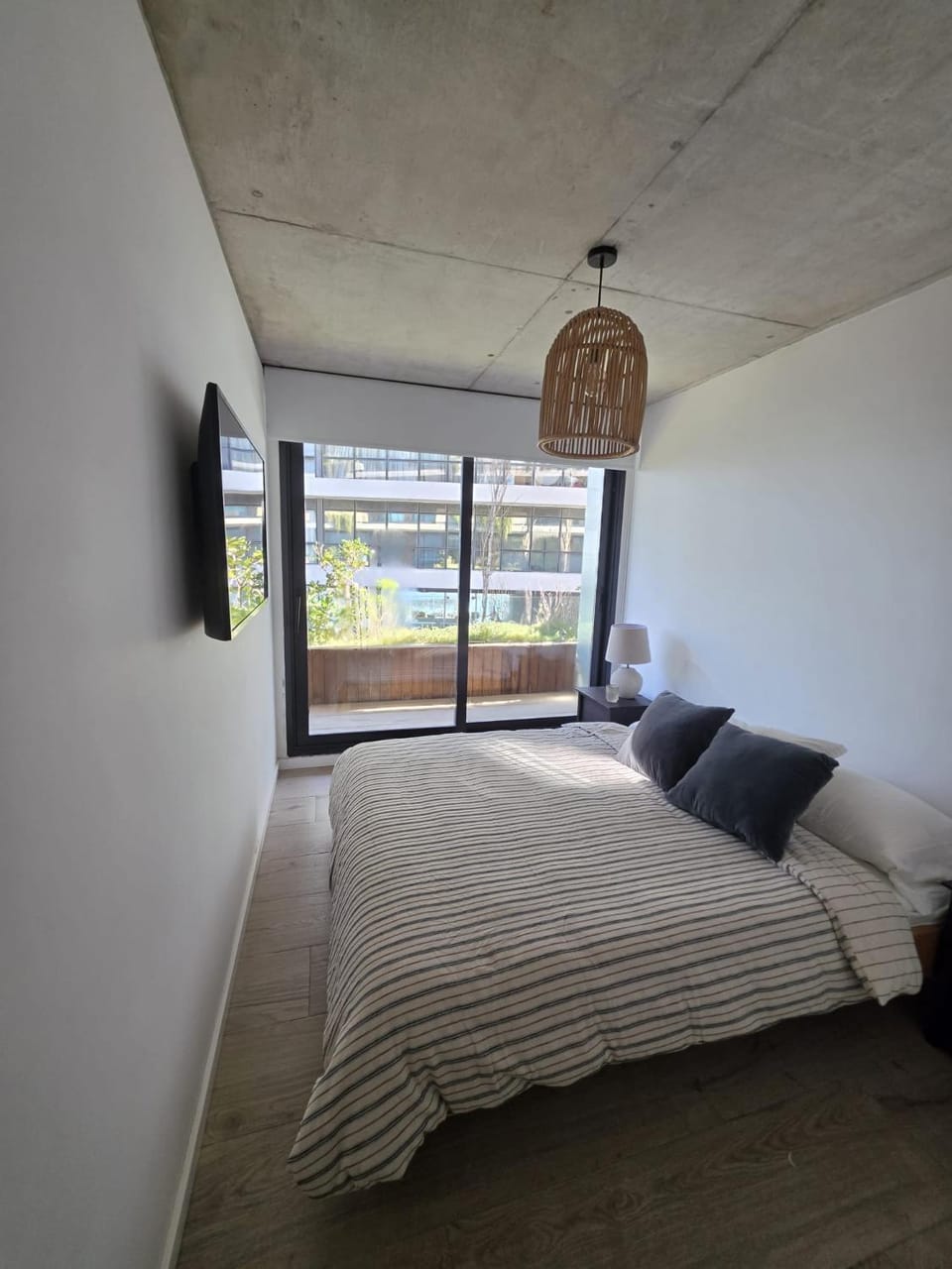 Apartamento en Edificio Primer Línea al Mar, a orillas de la Laguna del Diario Apartment in Maldonado Department, Uruguay