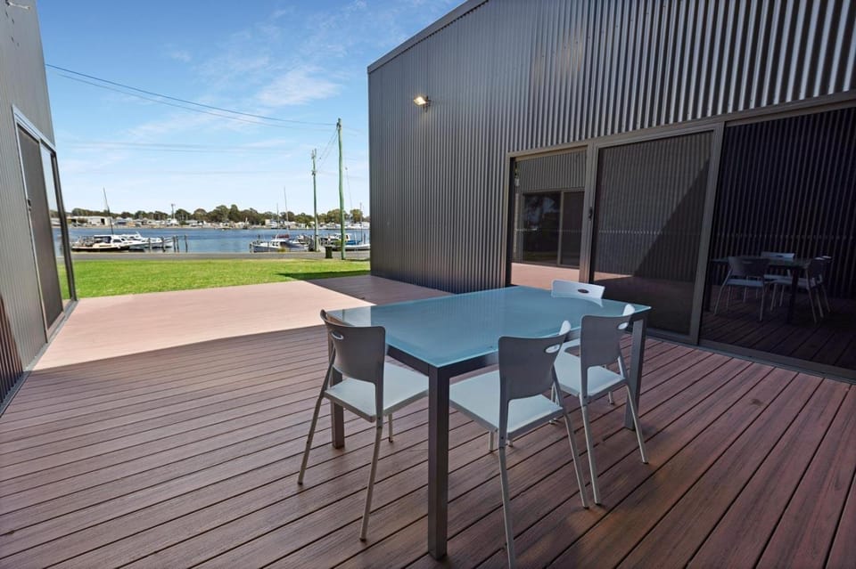 Sunset House House in Victoria