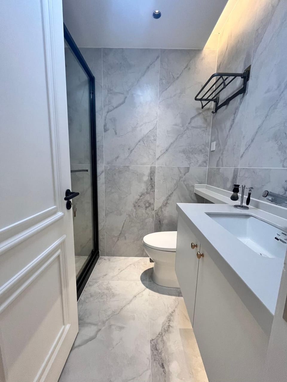 Shower, Toilet, Bathroom