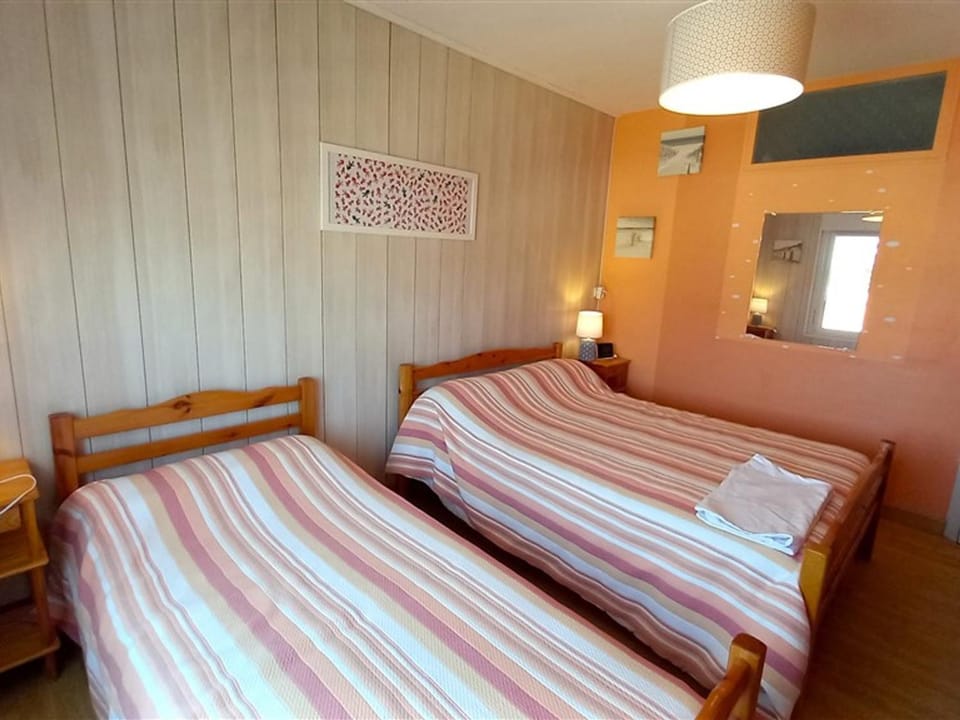 Bel Appartement Face Mer - 1 Chambre - Classé 2* - Parking - 5 personnes - FR-1-323-299 Apartment in Saint-Jean-de-Monts