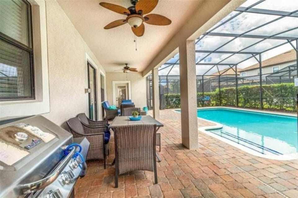 Wonderful 6 bed 6 bath pool home House in Four Corners