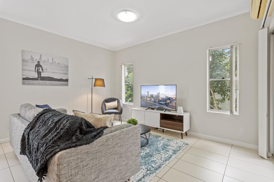 Central Cosy 2-Bed near QUT & CBD Apartment in Brisbane