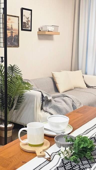 Cozy stay near hongdae & sinchon station 4min for max 6 Villa in Seoul