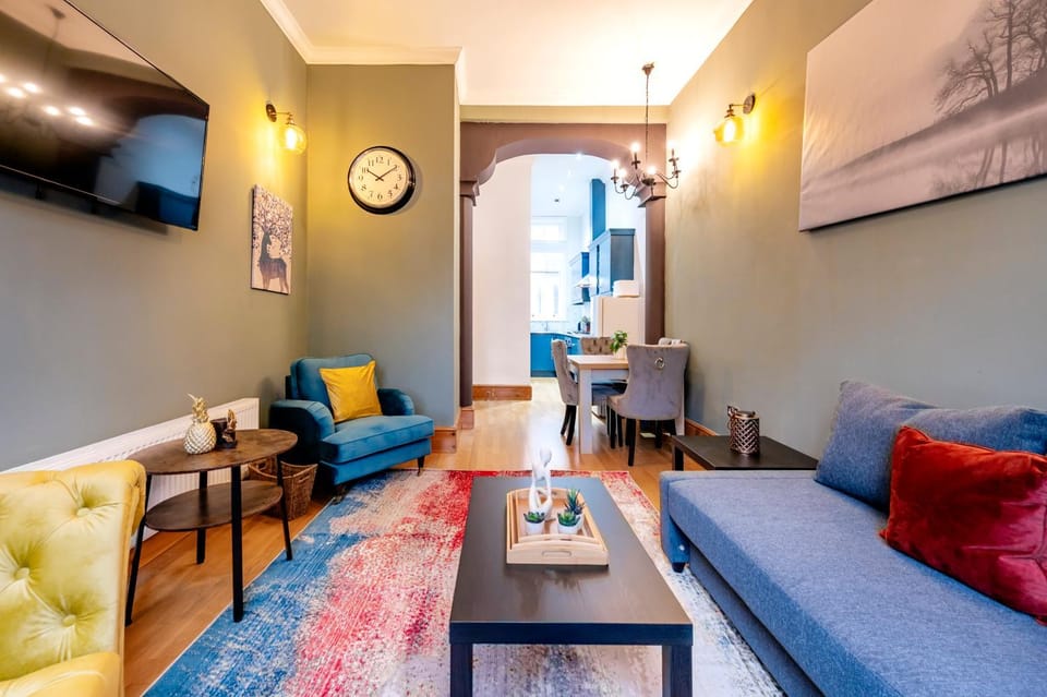 TV and multimedia, Living room, Seating area