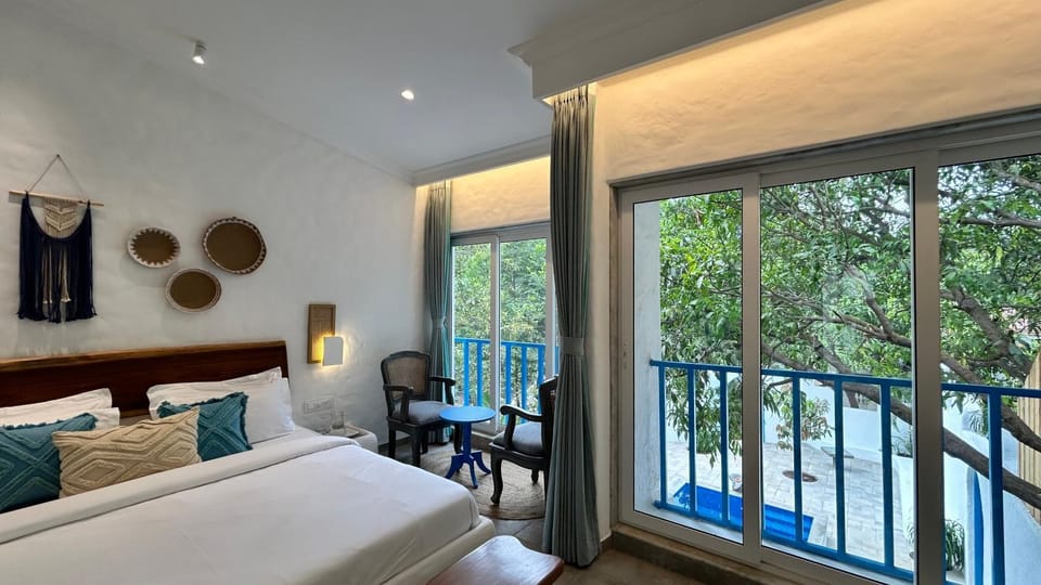 Bed, View (from property/room), Balcony/Terrace, Photo of the whole room, Seating area, Bedroom