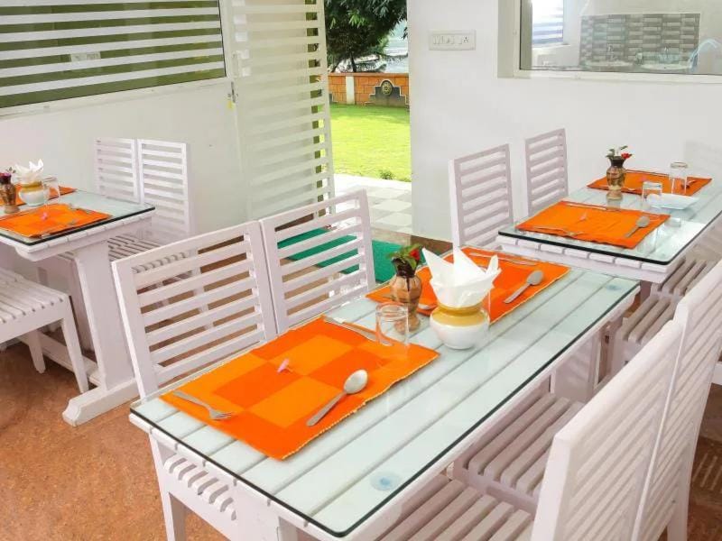 Restaurant/places to eat, Dining area