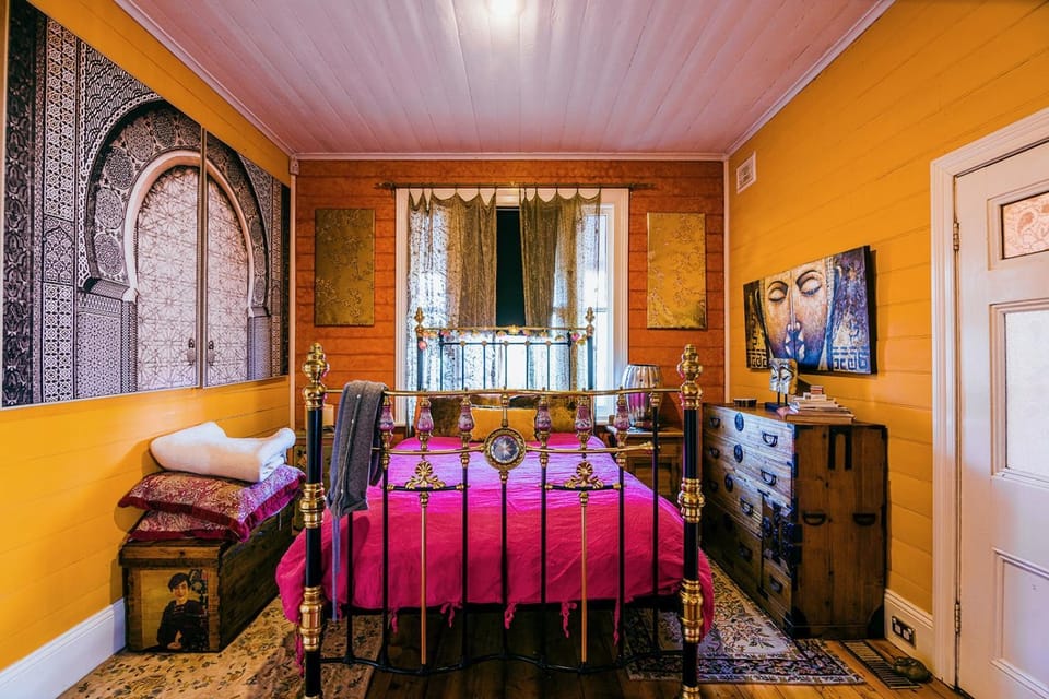 Chinoiserie - Blue Mountains Boho Luxe Apartment in Katoomba
