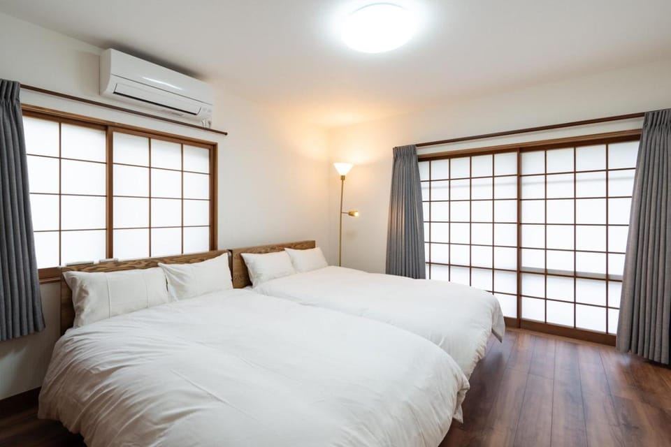 Bed, Bedroom, air conditioner