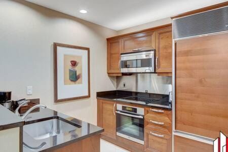MGM Signature-07-802 1Br 2Ba Balcony Suite House in Las Vegas Strip