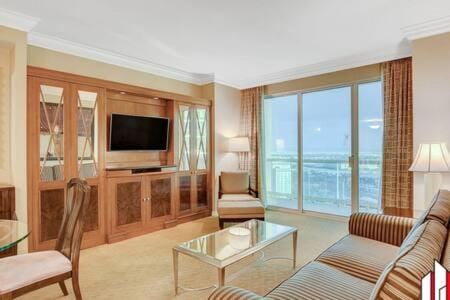 MGM Signature-07-802 1Br 2Ba Balcony Suite House in Las Vegas Strip