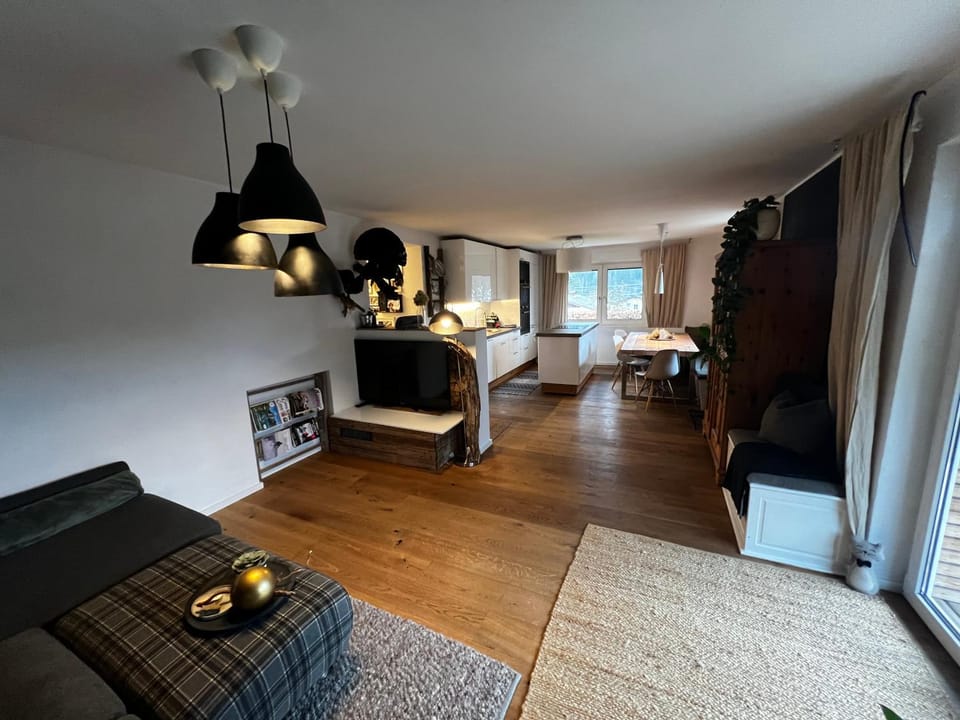 Living room, Photo of the whole room, Seating area