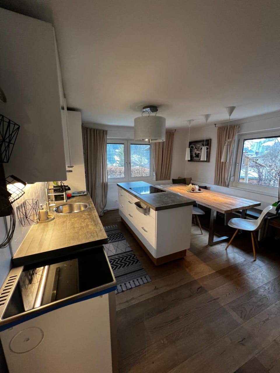 Kitchen or kitchenette, Seating area, Dining area, minibar, pet friendly, stove