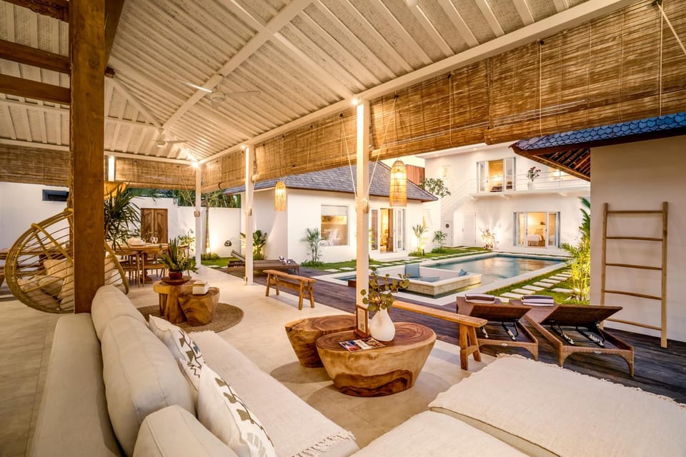 Living room, Seating area, Swimming pool, sunbed