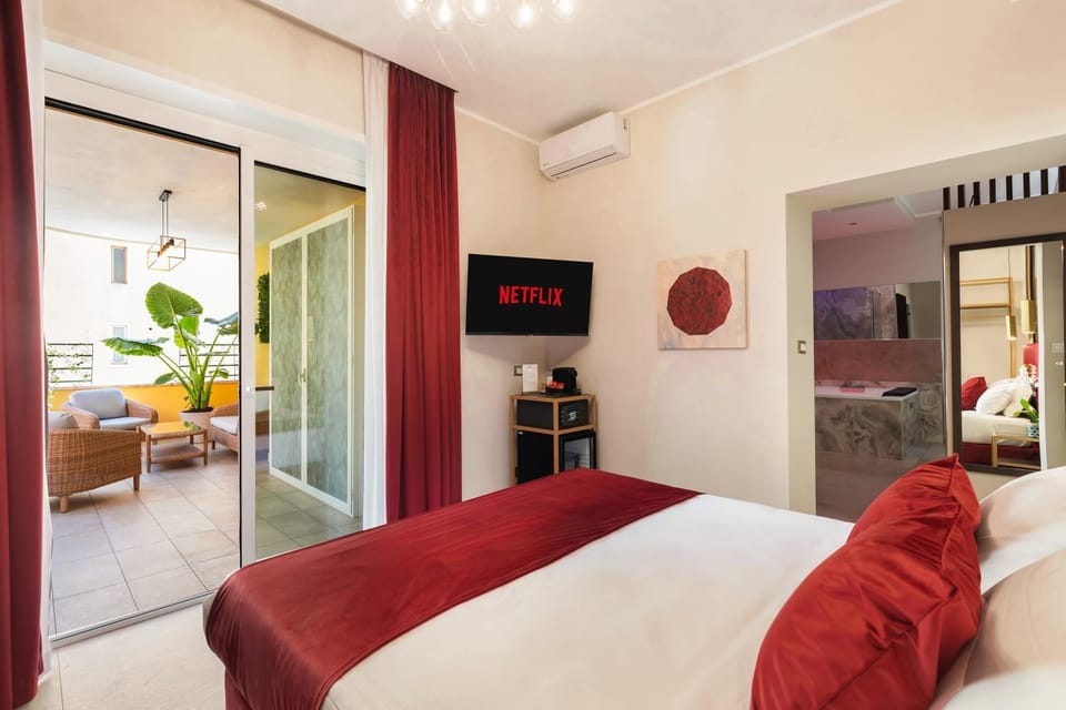 Bed, TV and multimedia, Photo of the whole room, Bedroom, air conditioner