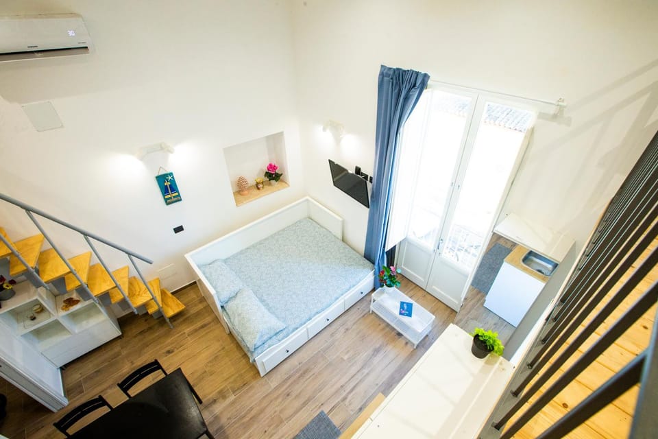 Bed, Photo of the whole room, Bedroom, air conditioner