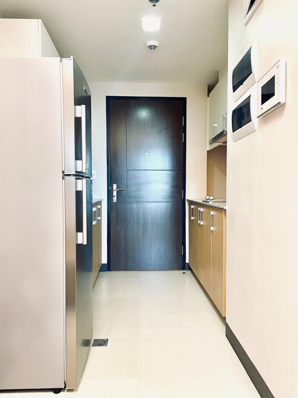 Thompson Suites - 2 beds, Uptown Parksuites Tower 1 25F Apartment in Makati