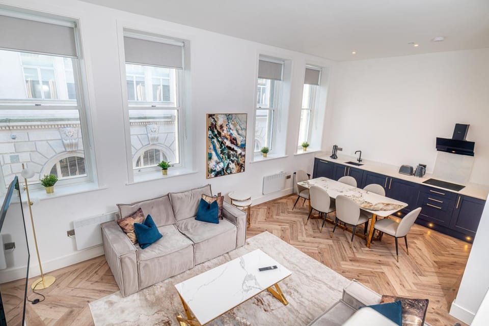 TV and multimedia, Kitchen or kitchenette, Living room, Dining area