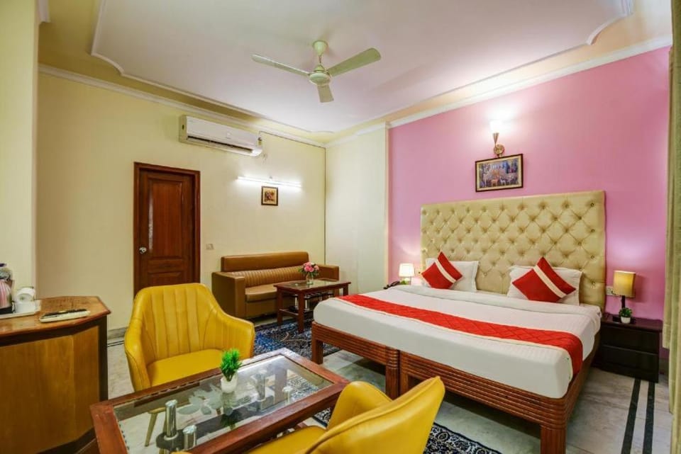 Hotel Gracious - Civil Line Hotel in Gurugram